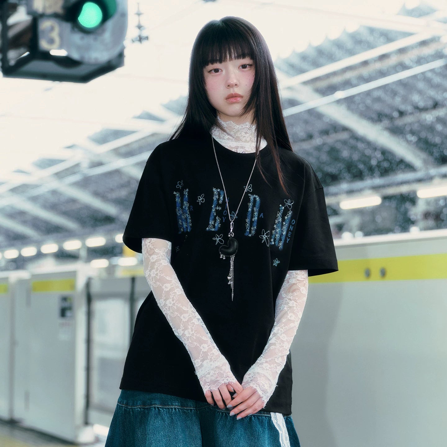 MEDM × YUY Jade Collaboration - Blue Flower Embroidered Logo Back Large Print Casual Short Sleeve Round Neck T-shirt