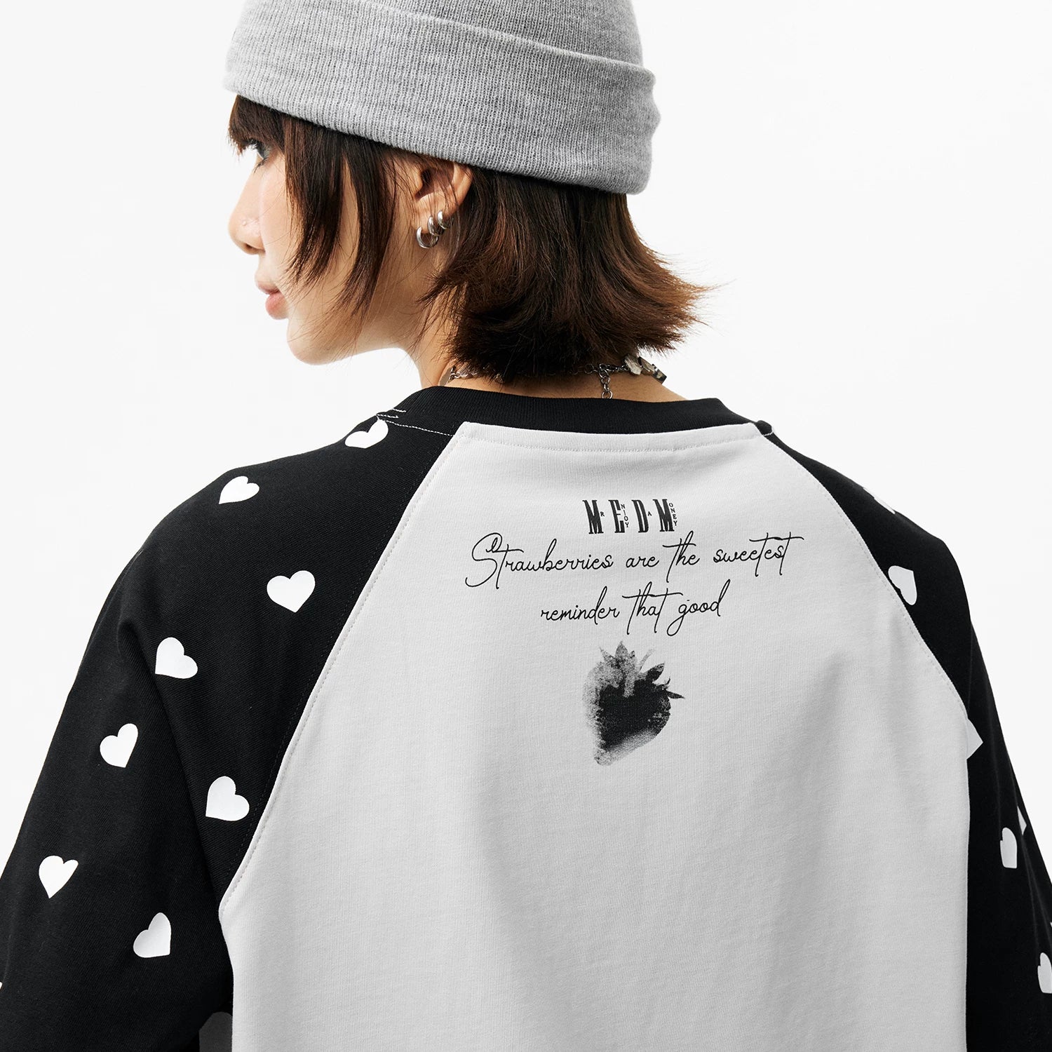 MEDM vintage washed strawberry printed raglan sleeves with heart-shaped polka dot short sleeves, trendy street girl style casual T-shirt