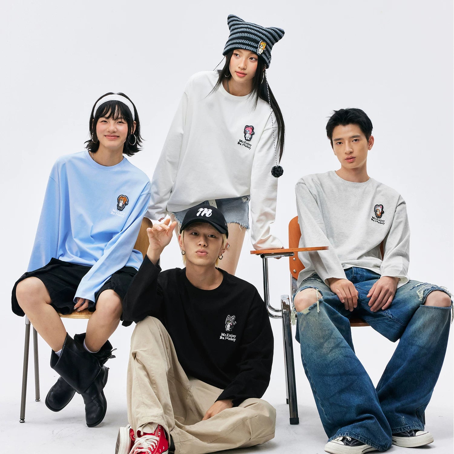 MEDM hat wearing cat Velcro casual long sleeved T-shirt made of pure cotton, loose and versatile, men's and women's round neck top for autumn