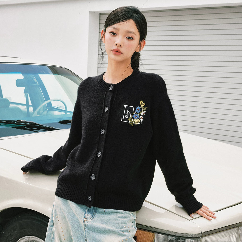 MEDM line floral embroidery casual cardigan sweater for spring and autumn men and women lazy loose couple knit sweater jacket
