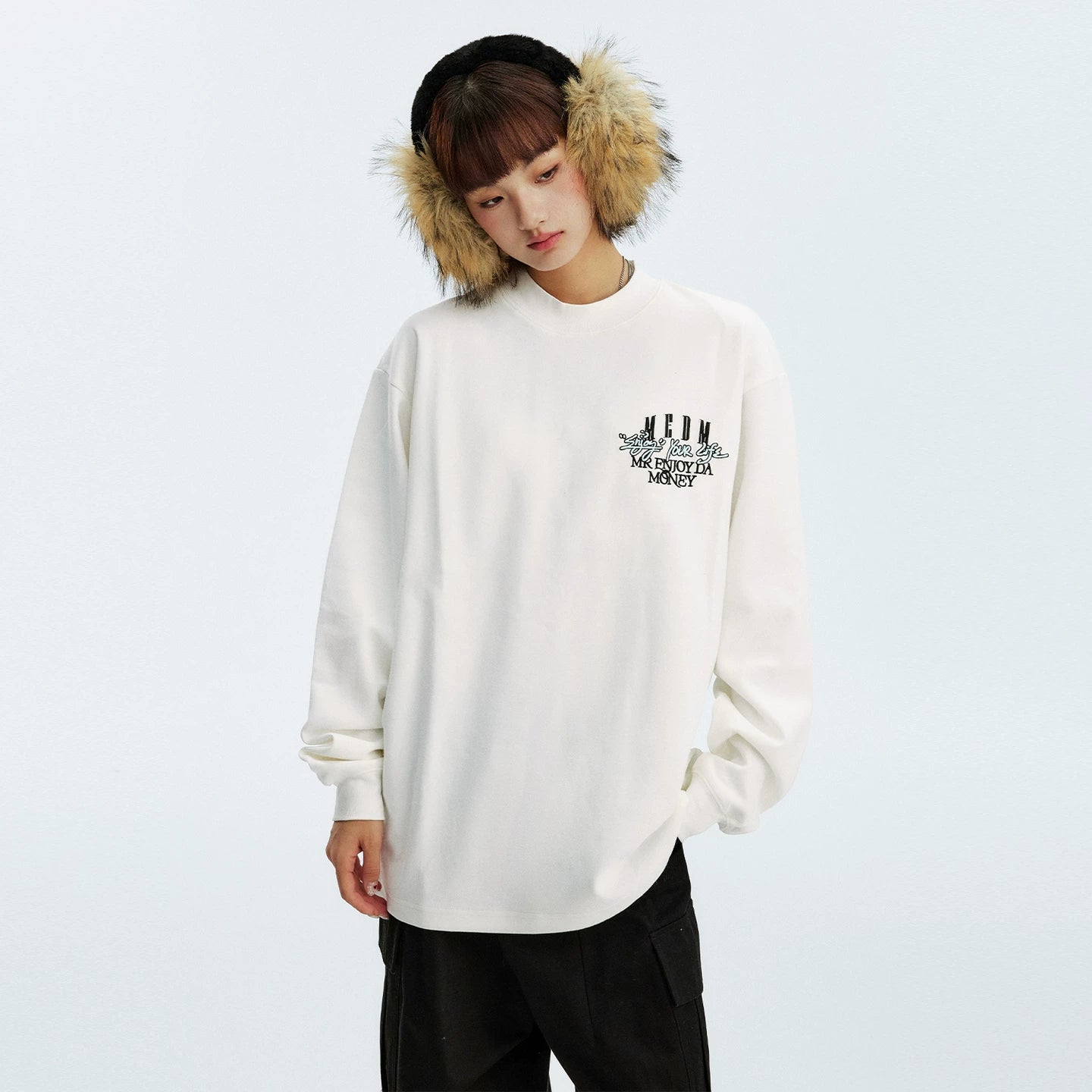 MEDM velvet warm basic casual round neck long sleeved T-shirt for autumn and winter inner wear, slimming and comfortable loose couple base shirt