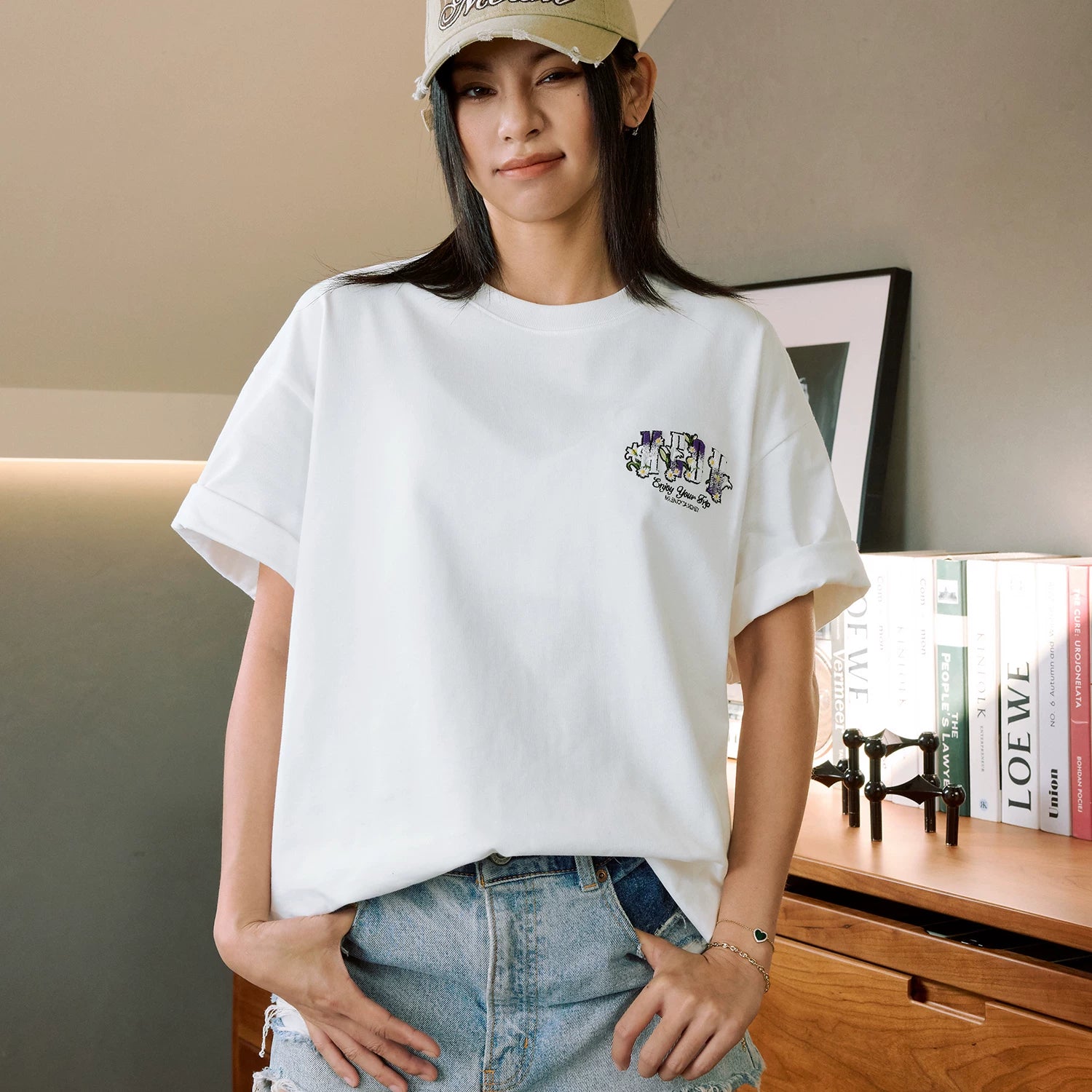 MEDM Flower Embroidery Short Sleeve T-shirt Pure Cotton China-Chic Youth Loose Fit T-shirt Hou Minghao Same Summer Fashion T