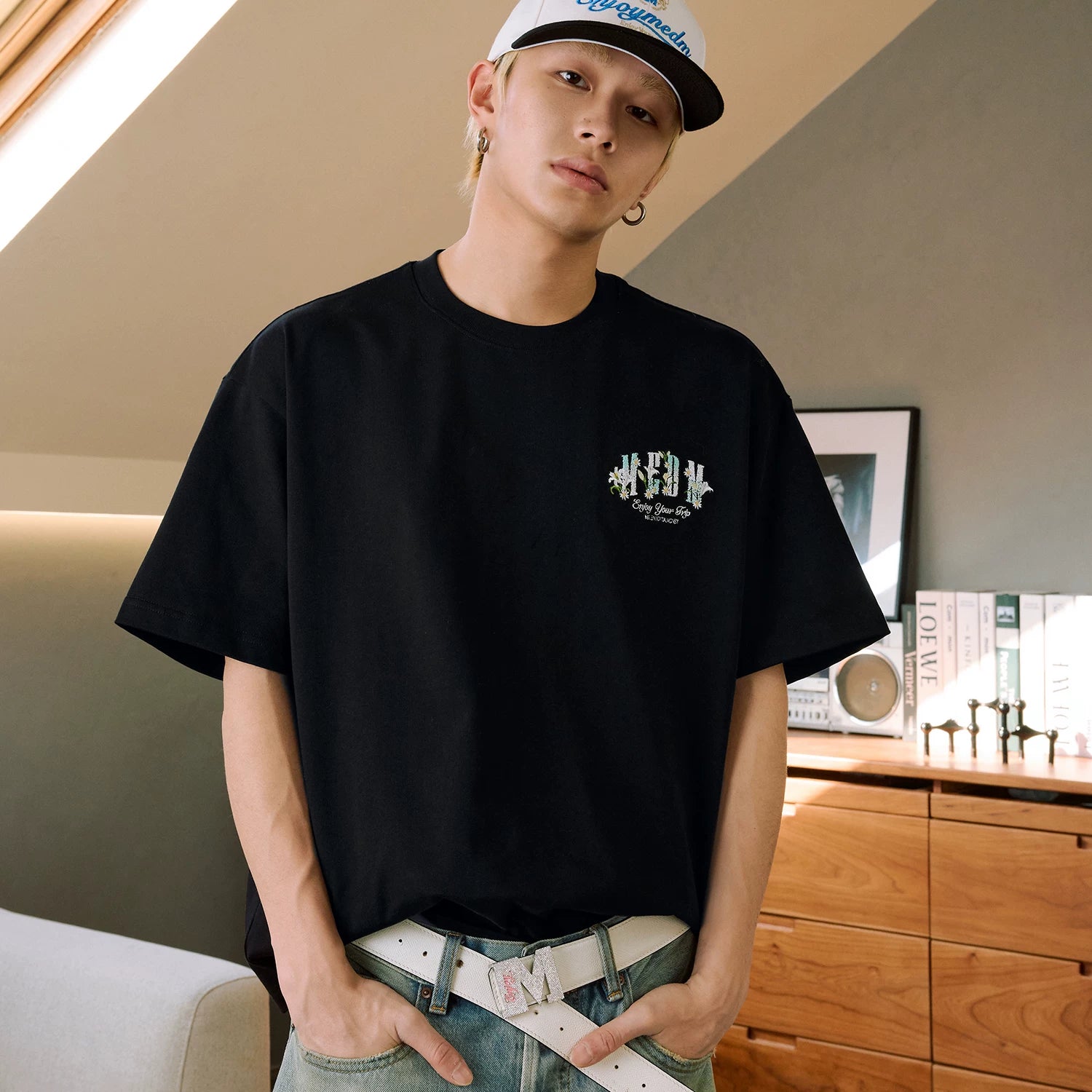 MEDM Flower Embroidery Short Sleeve T-shirt Pure Cotton China-Chic Youth Loose Fit T-shirt Hou Minghao Same Summer Fashion T