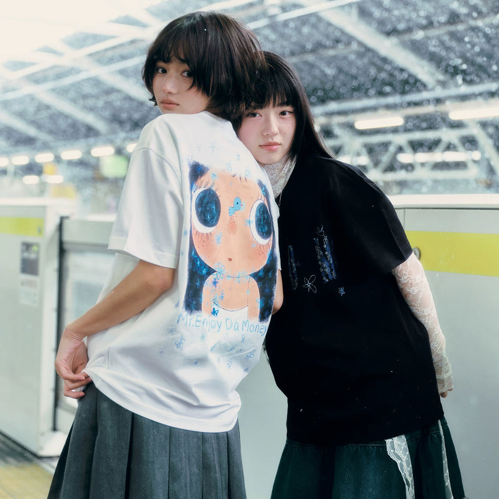 MEDM × YUY Jade Collaboration - Blue Flower Embroidered Logo Back Large Print Casual Short Sleeve Round Neck T-shirt