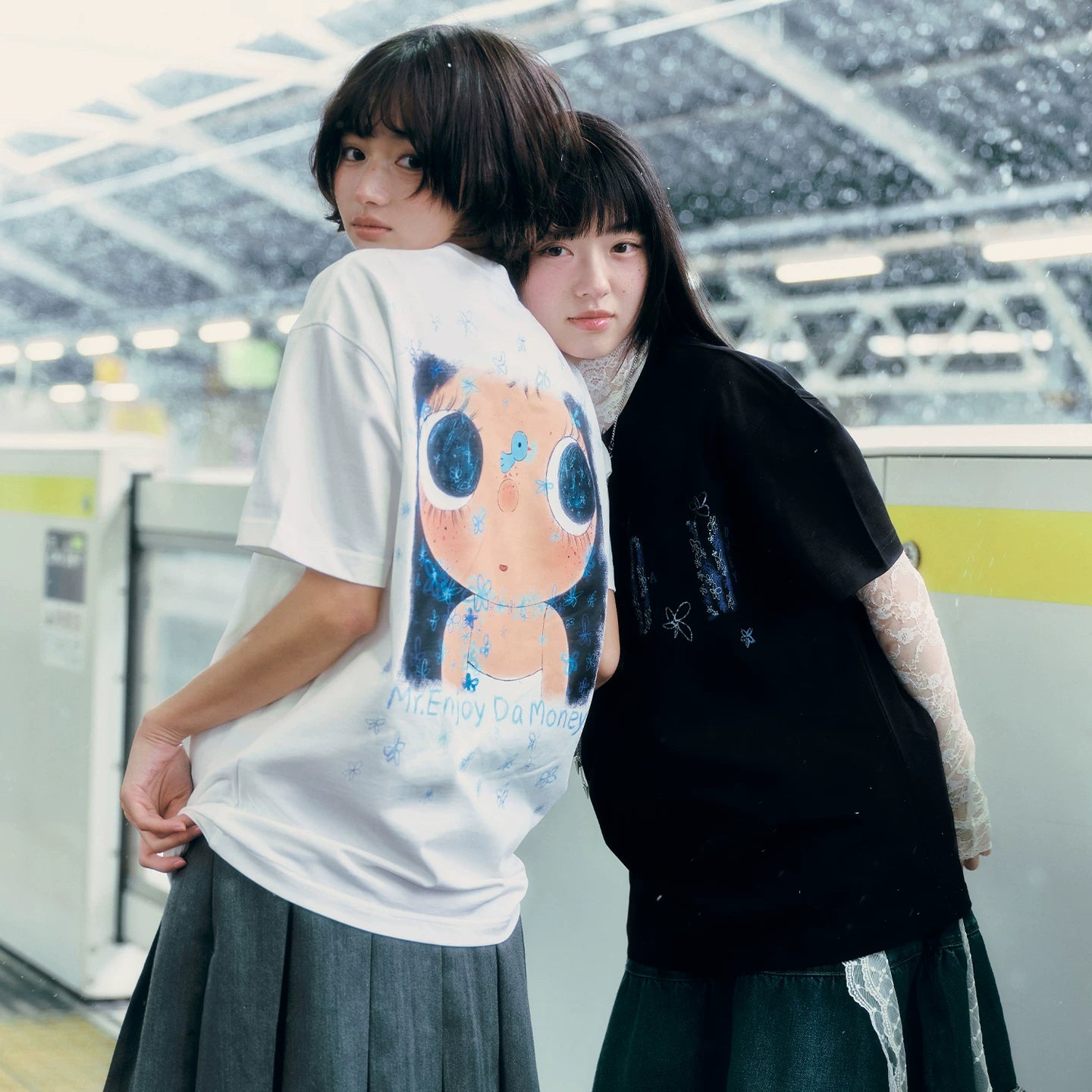MEDM × YUY Jade Collaboration - Blue Flower Embroidered Logo Back Large Print Casual Short Sleeve Round Neck T-shirt