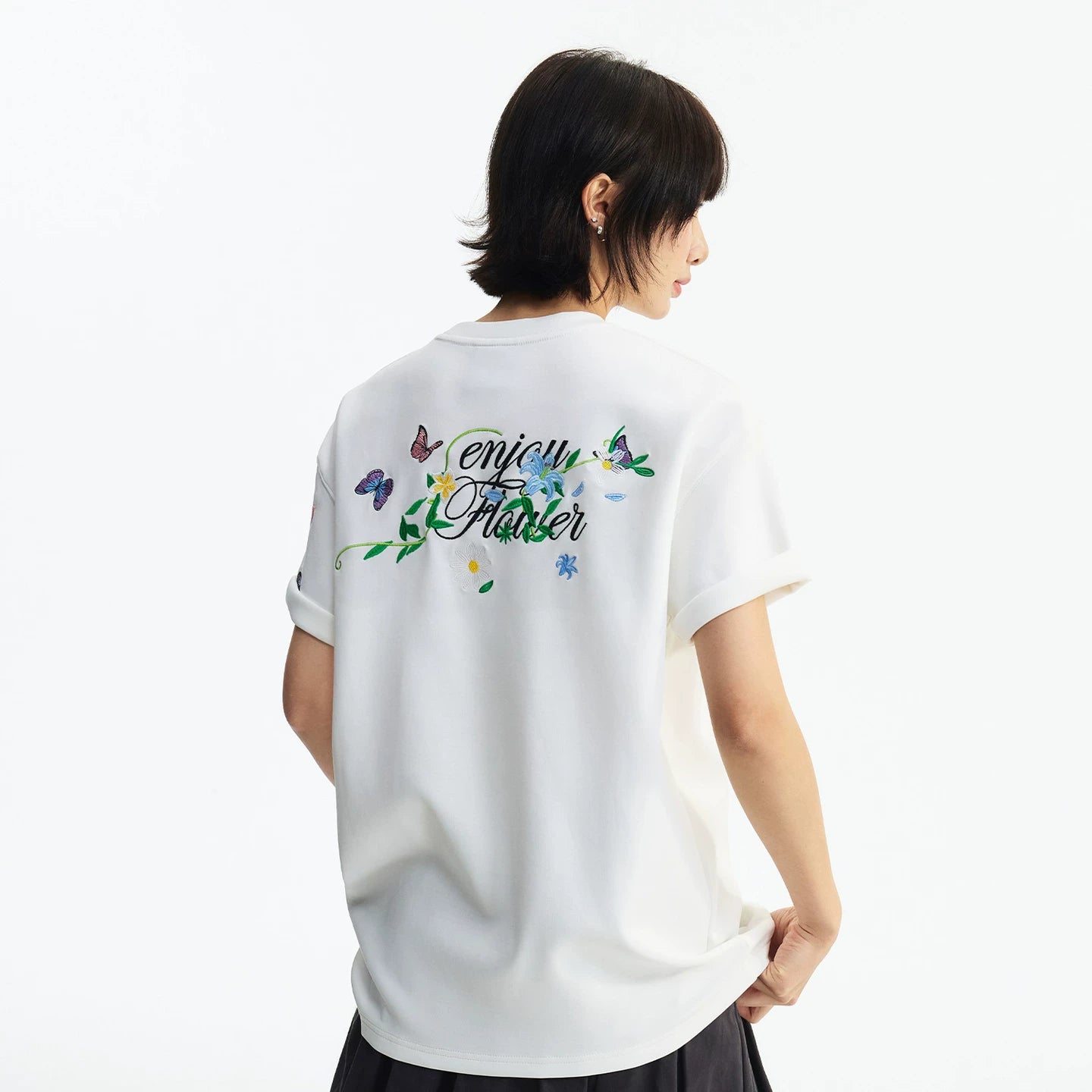 MEDM butterfly wrapped magnolia flower three-dimensional embroidery casual round neck short sleeved trendy simple loose couple T-shirt summer