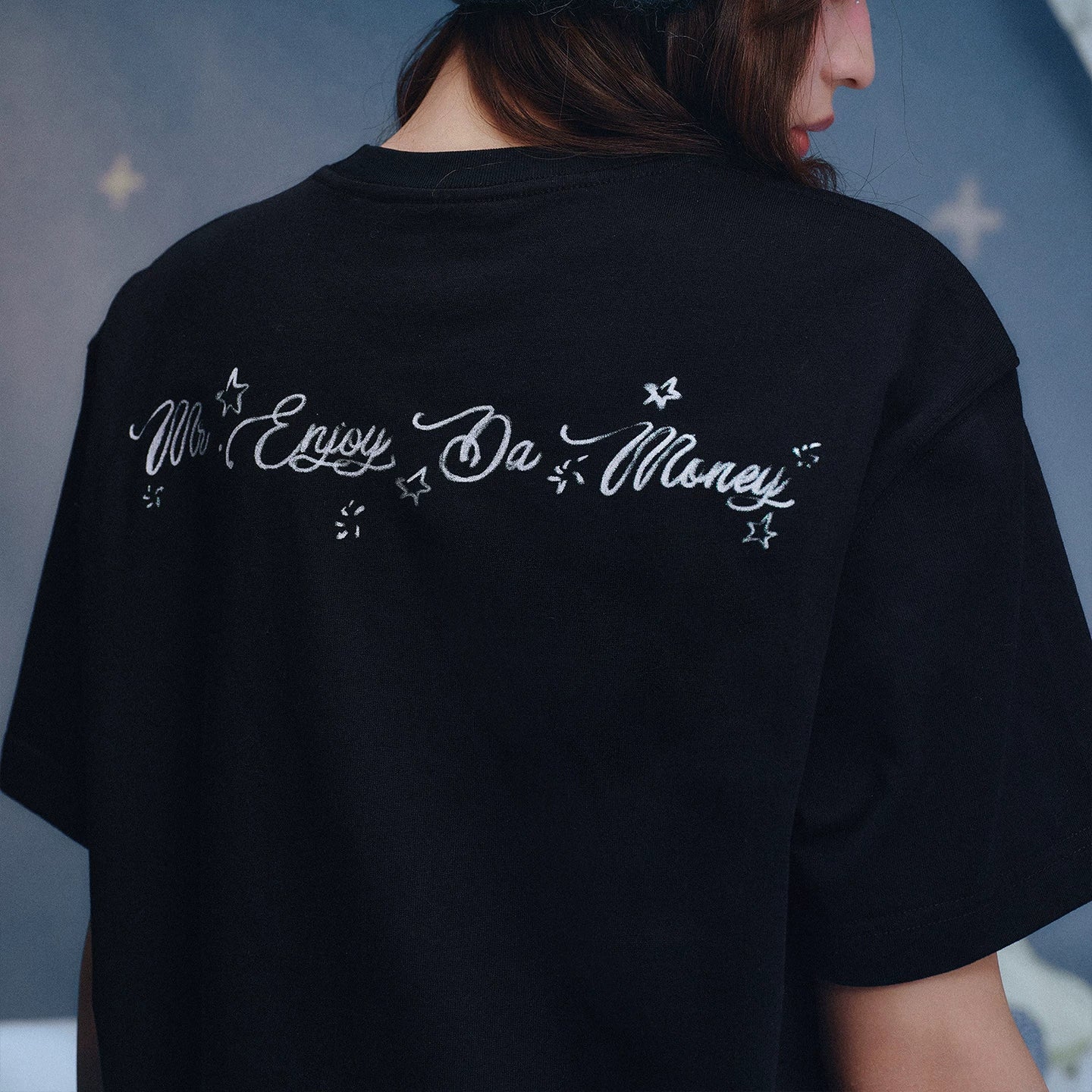 MEDM x Iria's mailbox collaboration looks up at the starry sky with digital print glitter logo short sleeved casual T-shirt for women's summer