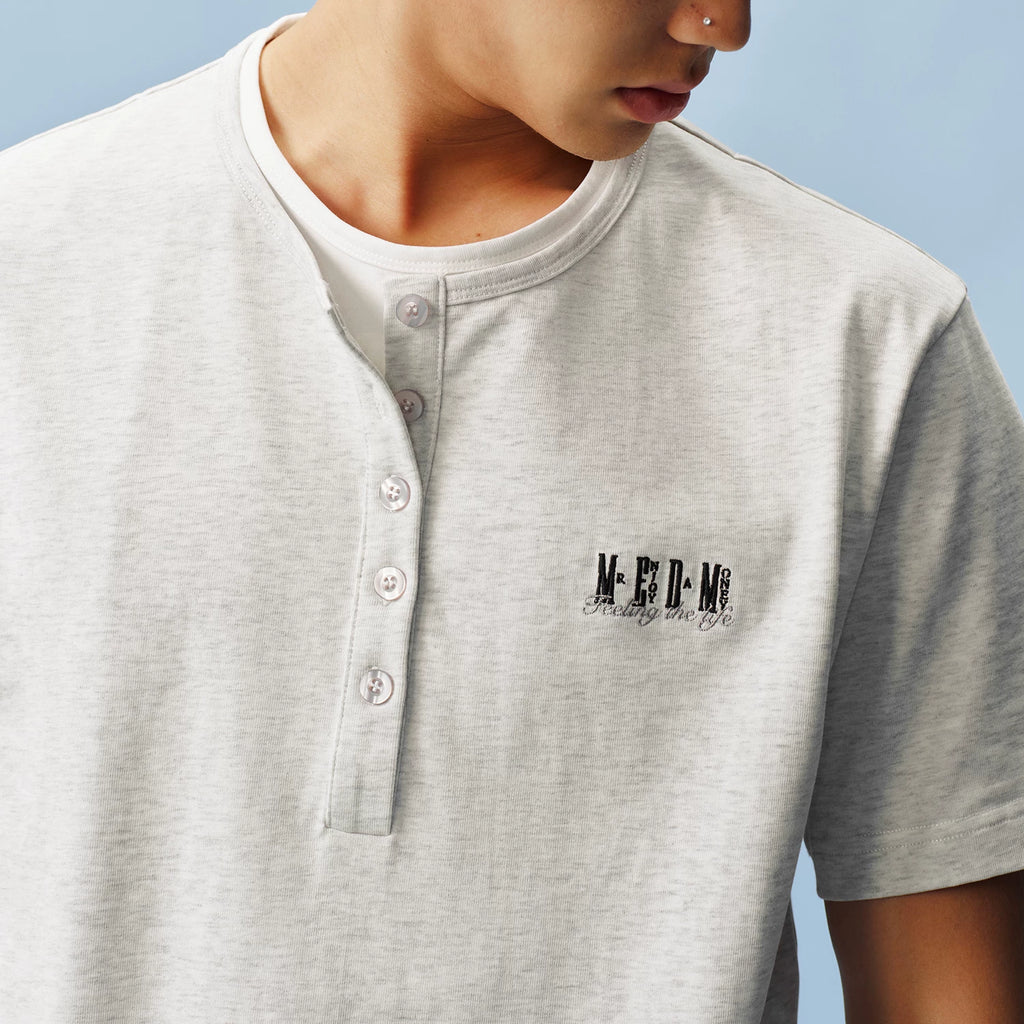 MEDM fake two Henry collar embroidered logo relaxed casual T-shirt simple and versatile breathable loose short sleeved men