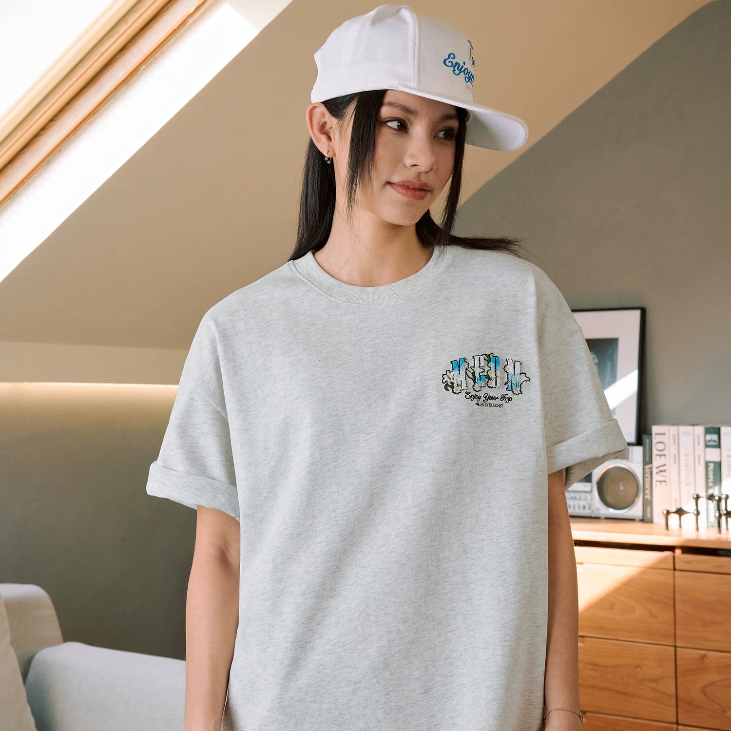 MEDM Flower Embroidery Short Sleeve T-shirt Pure Cotton China-Chic Youth Loose Fit T-shirt Hou Minghao Same Summer Fashion T
