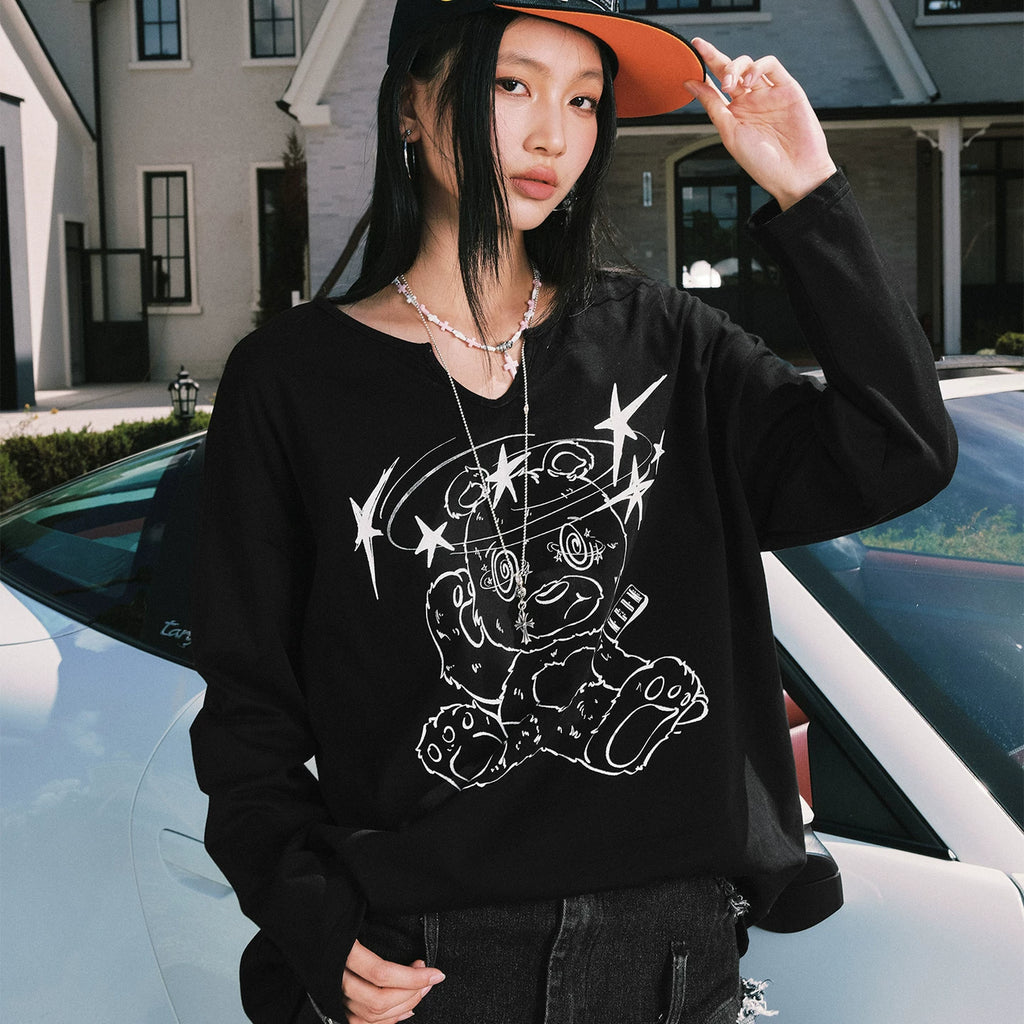 MEDM Dazzling Bear Printed V-neck Casual Long sleeved T-shirt Trendy Commuting Breathable Loose Couple Top Spring and Autumn