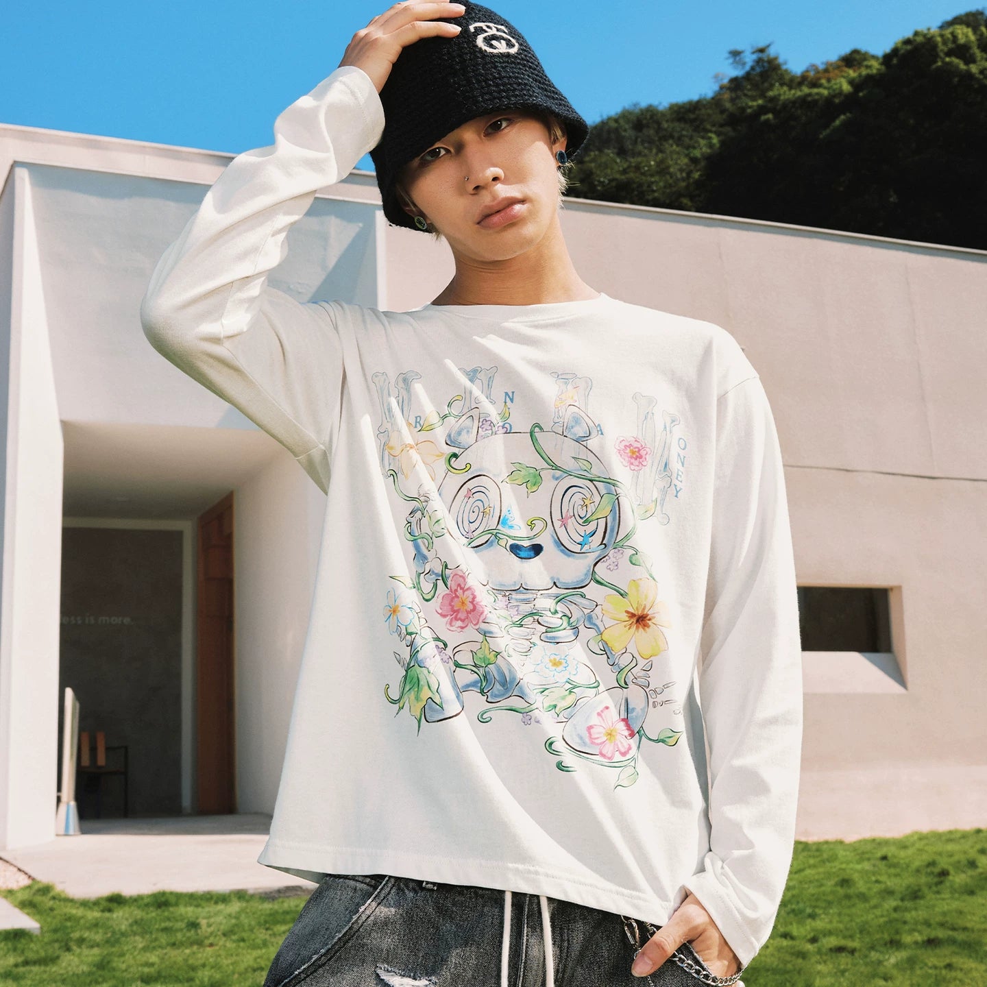 MEDM Skeleton Bear Vine Flower Printed Round Neck Casual Long Sleeve T-shirt Trendy and Comfortable Men's and Women's Top for Spring and Summer