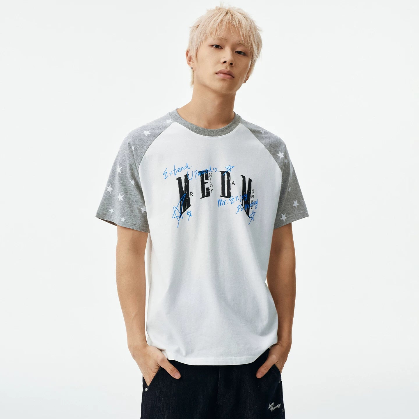 MEDM Handwritten Graffiti Printed Stars Full Print Casual Off Shoulder Short Sleeve Men's and Women's Loose Round Neck T-shirt Summer