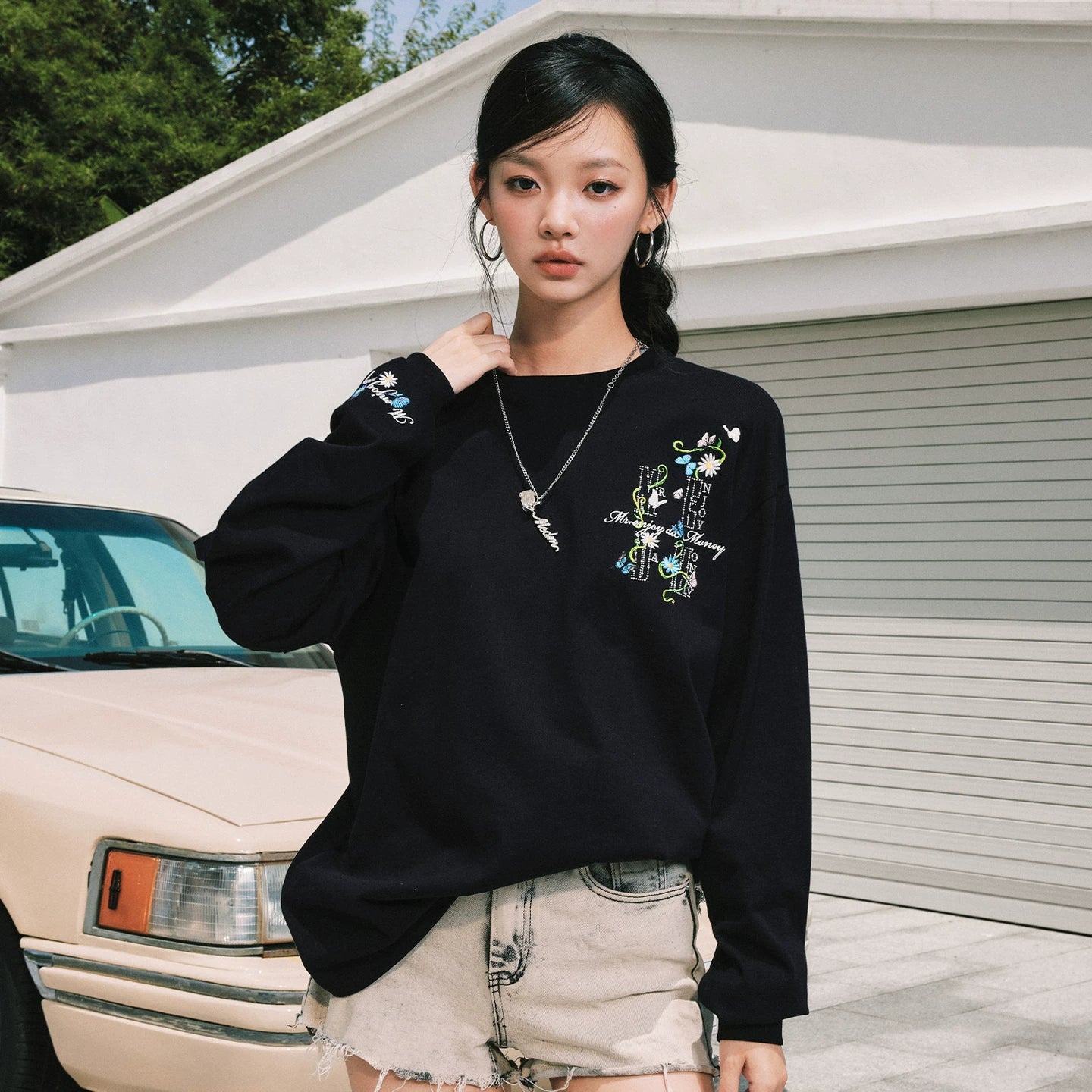 MEDM2025 new product butterfly vine round neck casual long sleeved T-shirt commuting simple couple base shirt top autumn