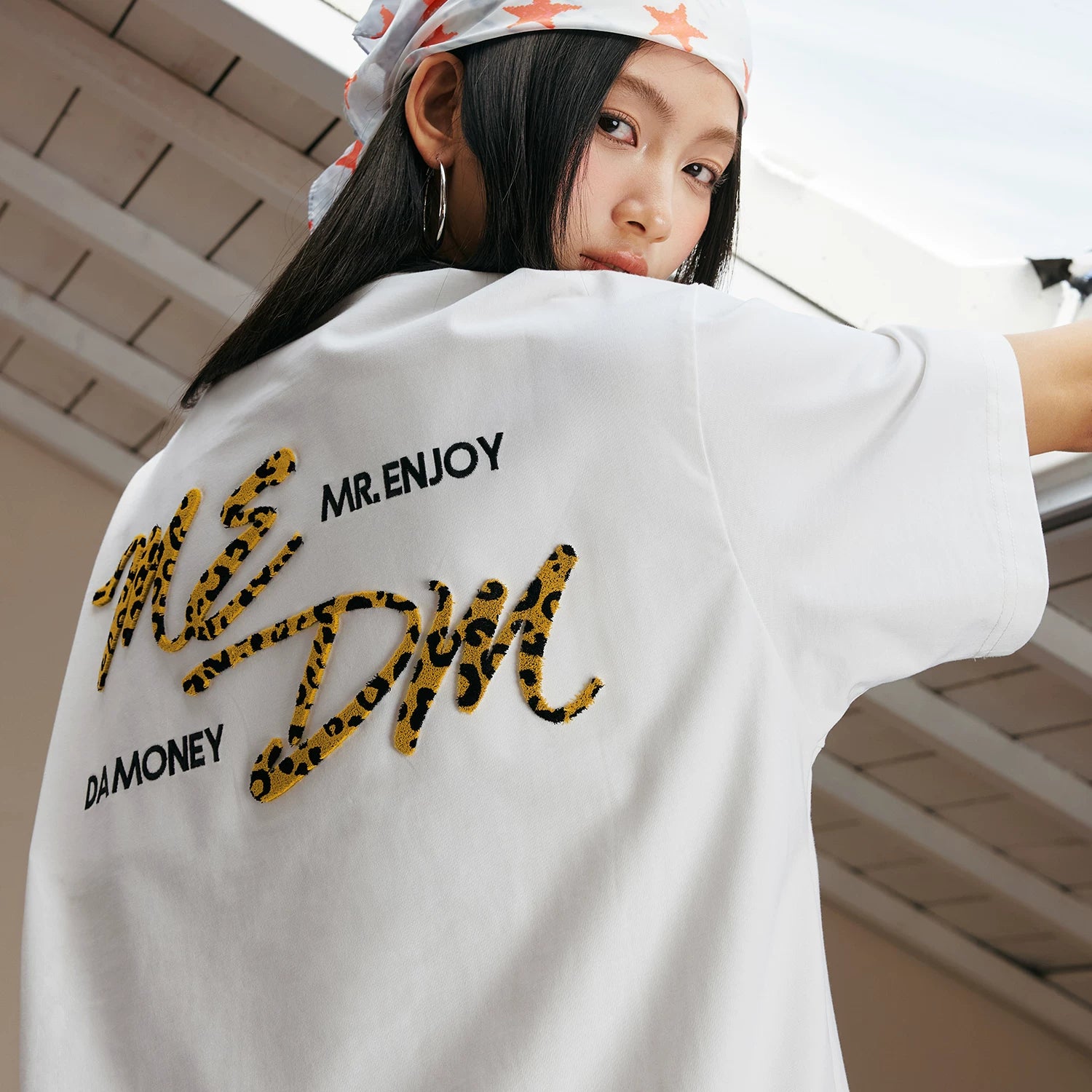MEDM26SS exquisite leopard print embroidery four character short sleeved women's design sense niche summer T-shirt men's casual top