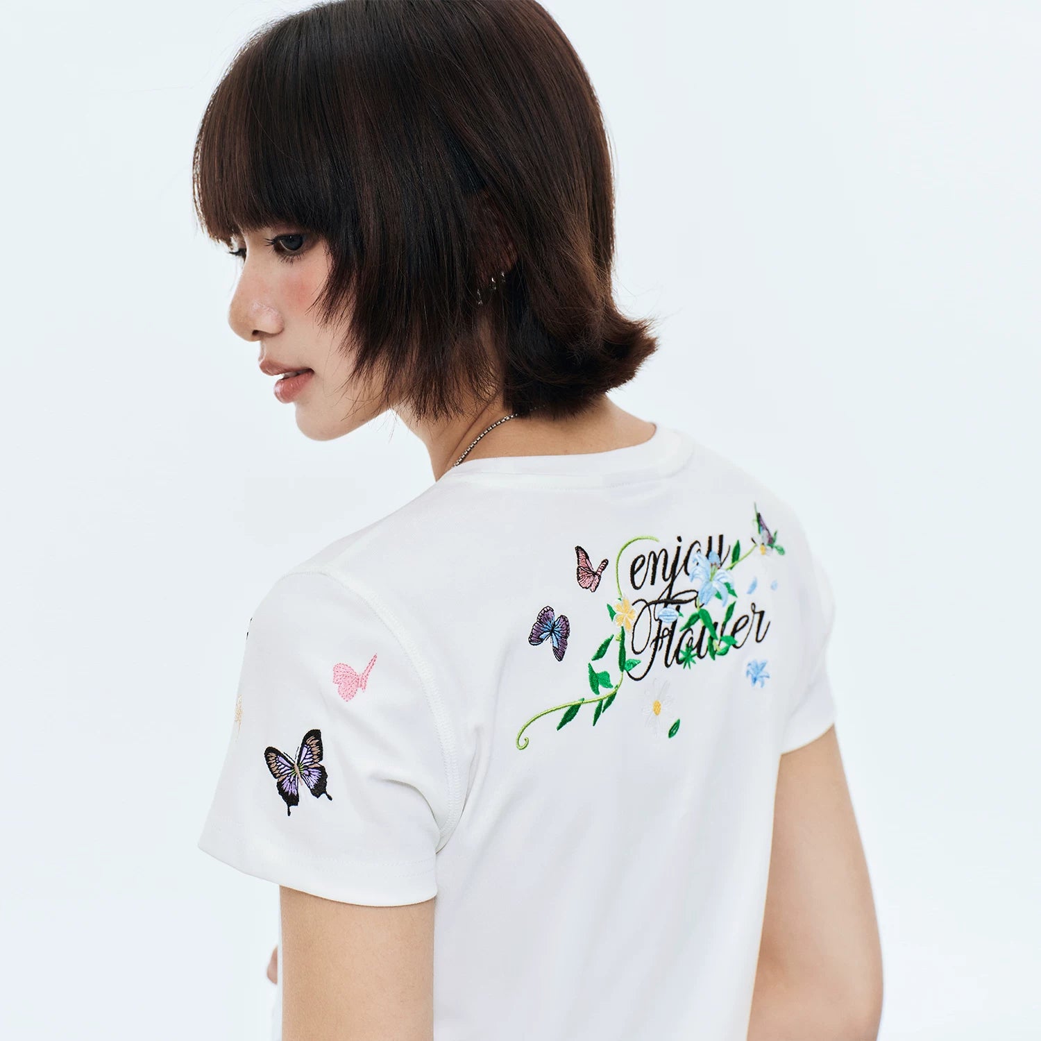 MEDM Butterfly Wrapped Magnolia Embroidered Logo Casual T-shirt Trendy Versatile Slim Fit Look Round Neck Short Sleeve Women