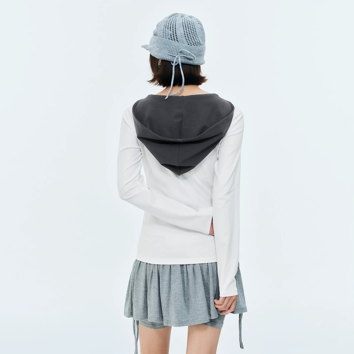 MEDM V-neck slim fit long sleeved casual hooded sweatshirt with rhinestone star logo for slimming, women's top for spring and summer