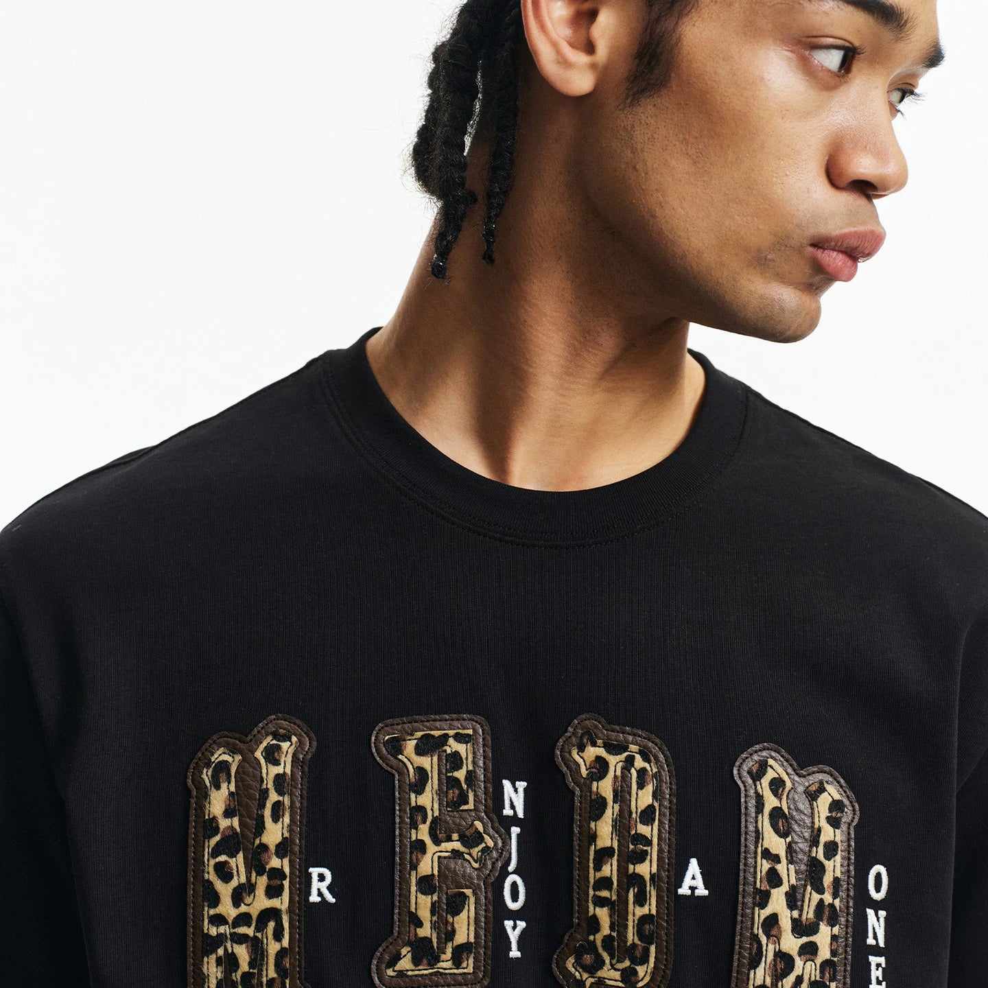 MEDM double-layer leather leopard print patch logo, four character casual round neck short sleeved shirt on the chest, summer new loose couple T-shirt