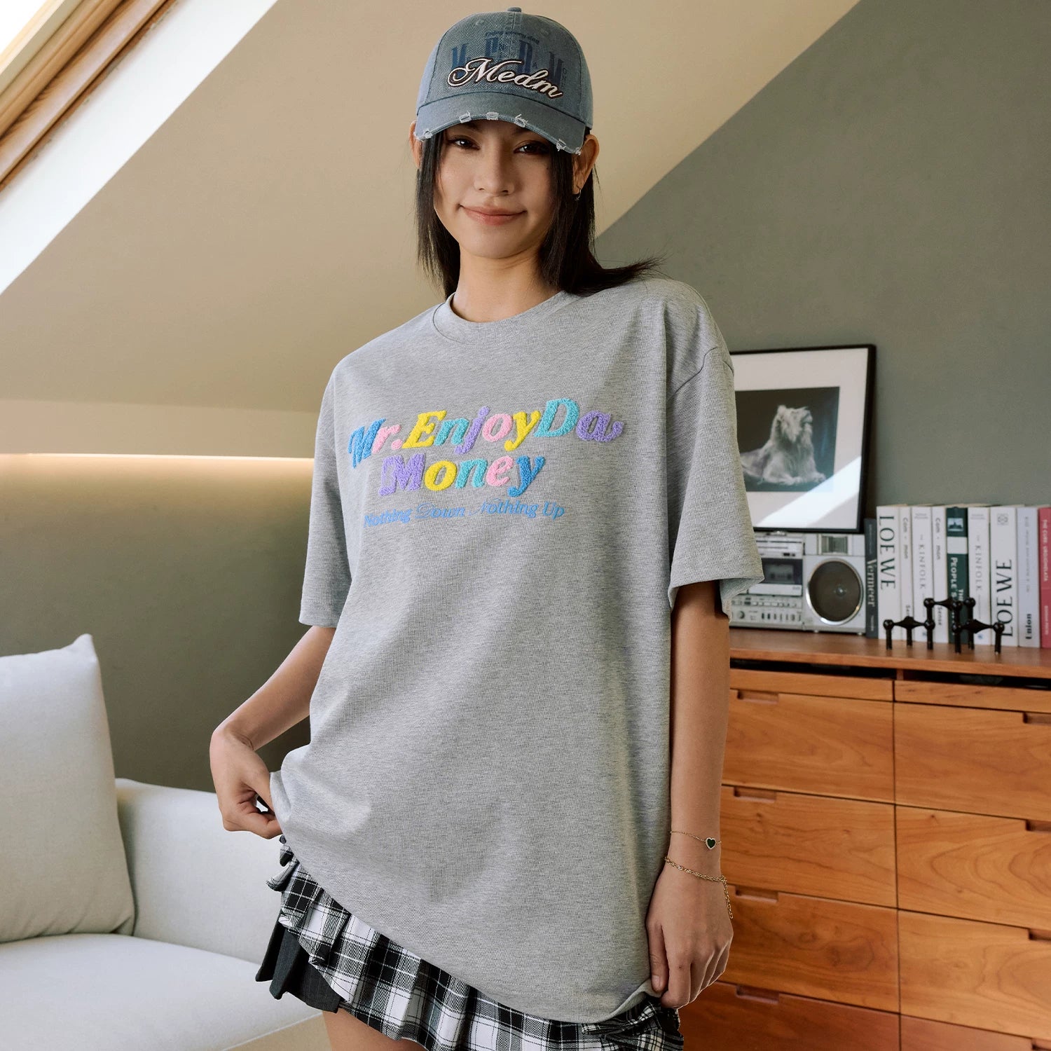 MEDM macaron short sleeved T-shirt by Hou Minghao, same color T-shirt for men and women, couple style, letter tee