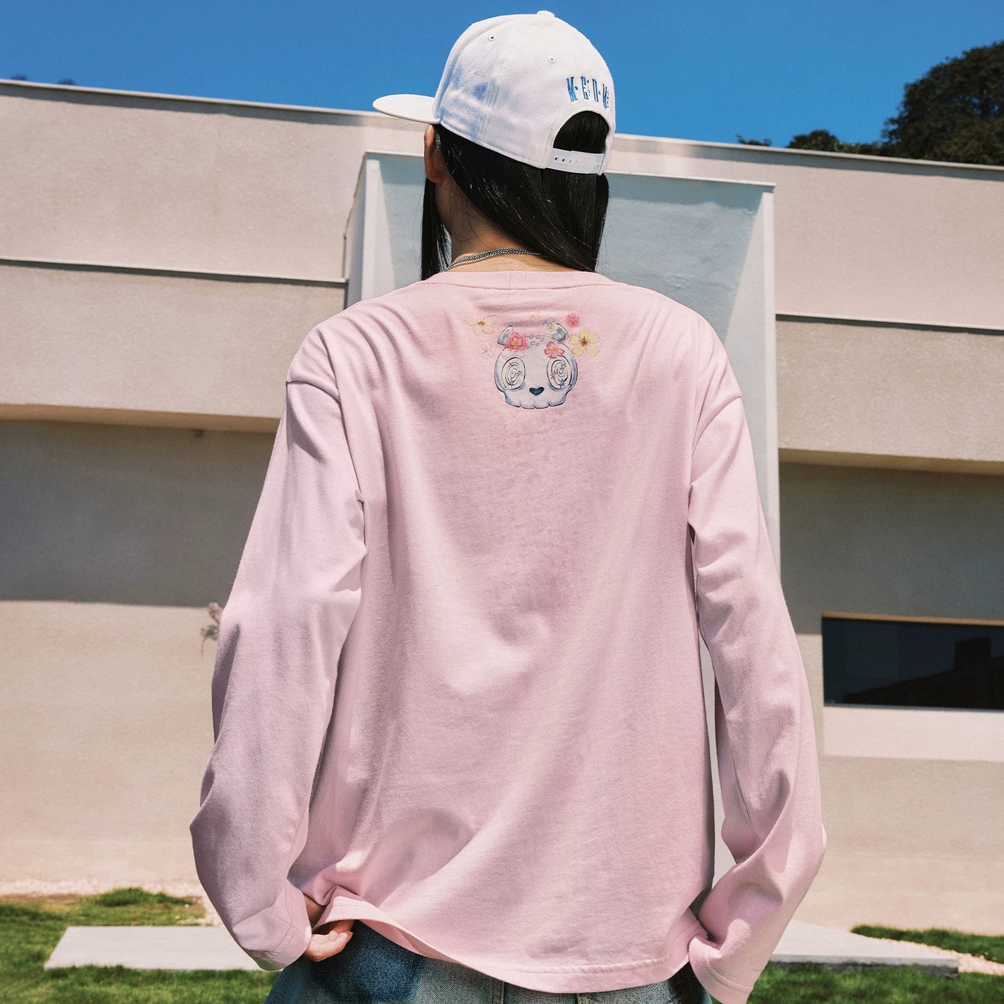 MEDM Skeleton Bear Vine Flower Printed Round Neck Casual Long Sleeve T-shirt Trendy and Comfortable Men's and Women's Top for Spring and Summer